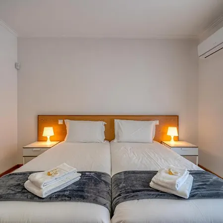 Casa rural Central Suites Arouca *