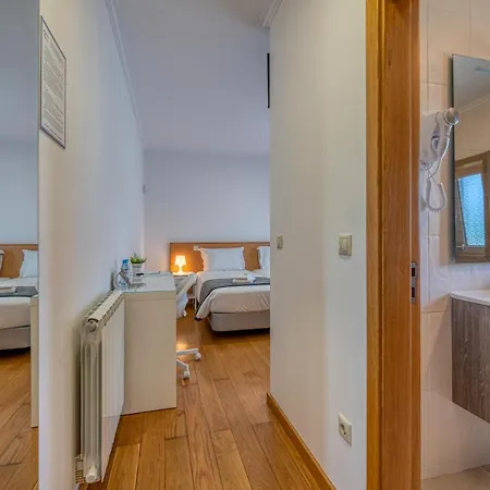 Central Suites Arouca منزل ريفي اروكا