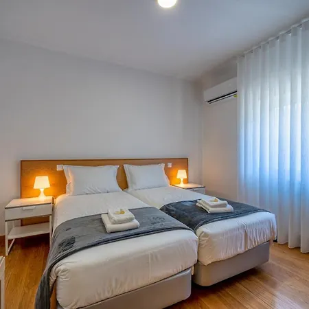 Central Suites Arouca Летний дом Арока