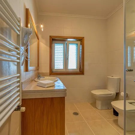 Central Suites Arouca Летний дом Арока