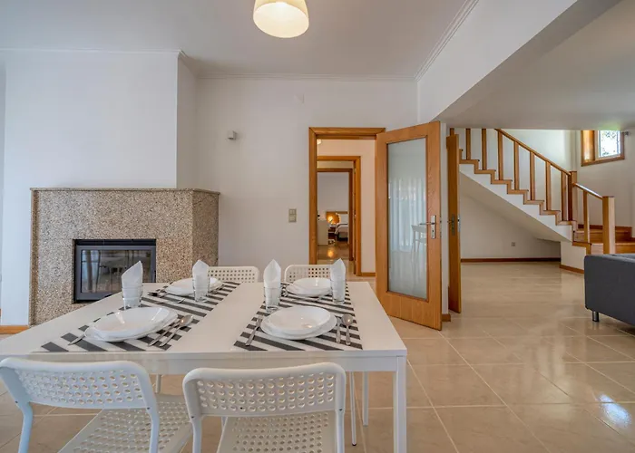 Central Suites Arouca *