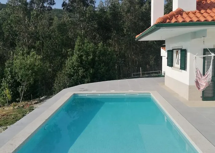 Central Suites Arouca Kır Evi *