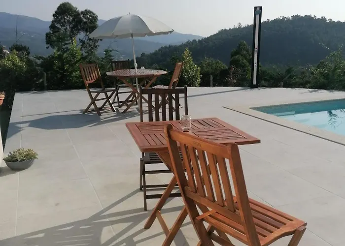 Central Suites Arouca Kır Evi *